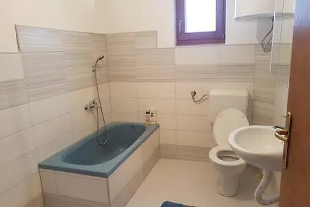 Mini Farm Adi Séjour chez l'habitant Cazin