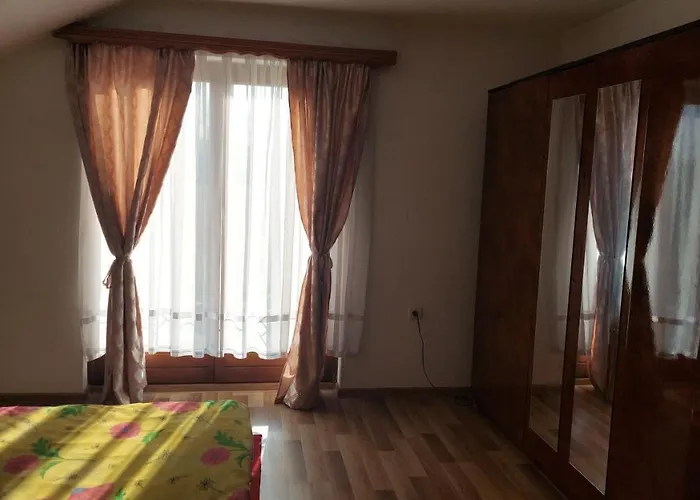 Privatunterkunft Mini Farm Adi